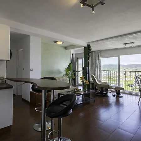 Piso Amplio Con Vistas Laterales Al Mar Appartement