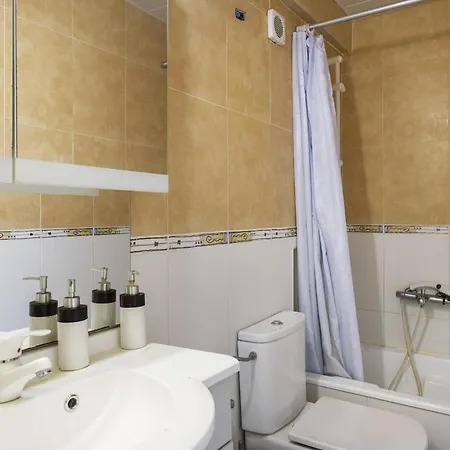 Piso Amplio Con Vistas Laterales Al Mar